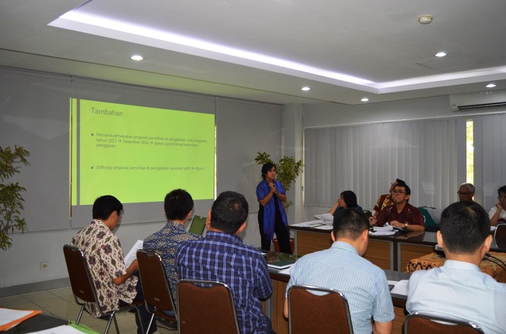 Briefing dan Penandatanganan Kontrak Penelitian dan Pengabdian Internal 2016